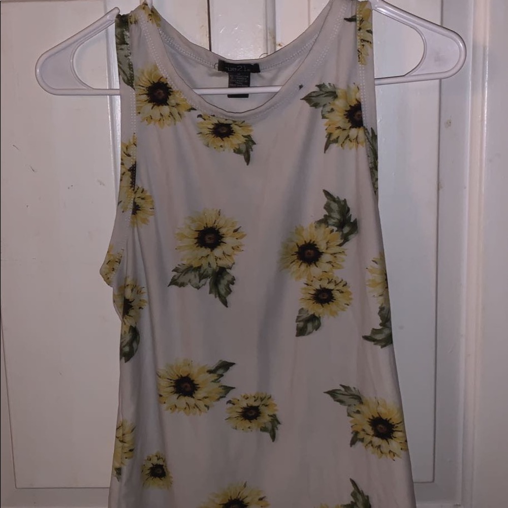 Rue 21 sunflower tank top
